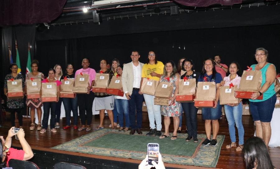 Agentes comunitários de saúde e endemias participam de capacitação