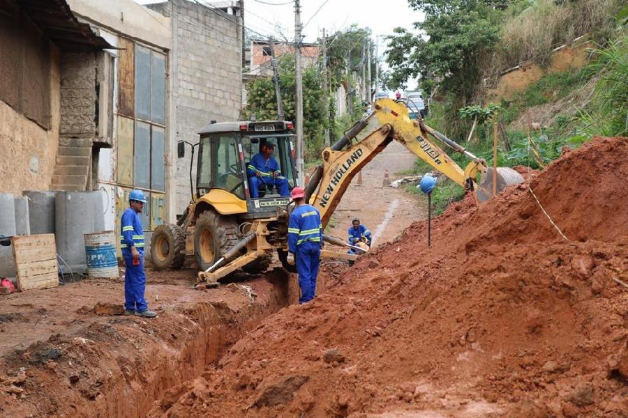 Obras inicia manilhamento na Rua Boa Vista, em Canaã