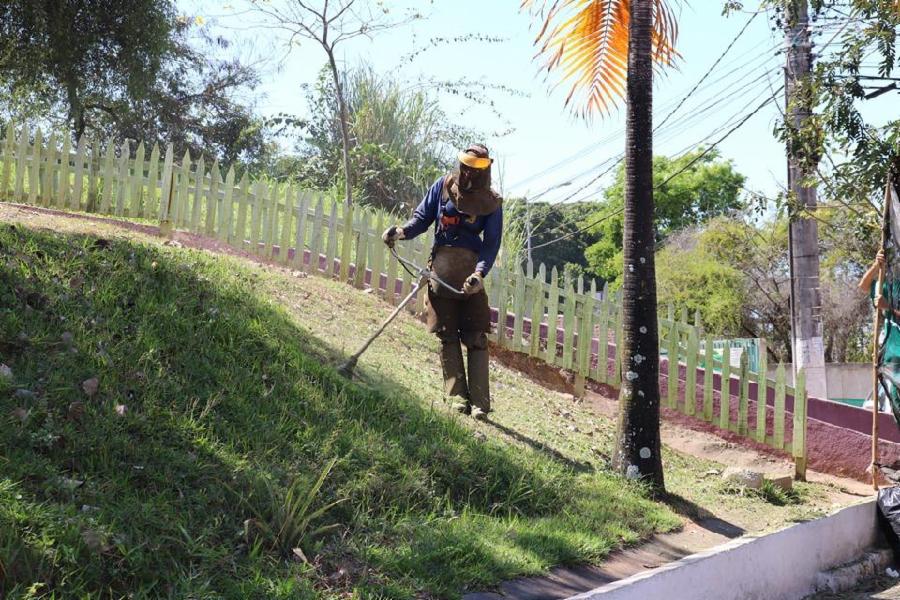 Viana Sede recebe equipe de limpeza