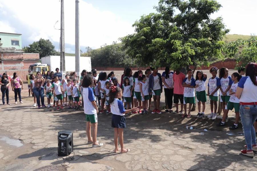 Guias mirins apresentam quase 500 anos de história durante atividade escolar em Araçatiba