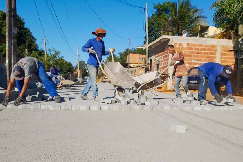 Rua Buenos Aires recebe pavimentação