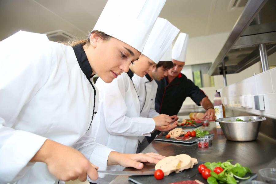 Gerar abre vagas para curso de noções básicas de Auxiliar de Cozinha