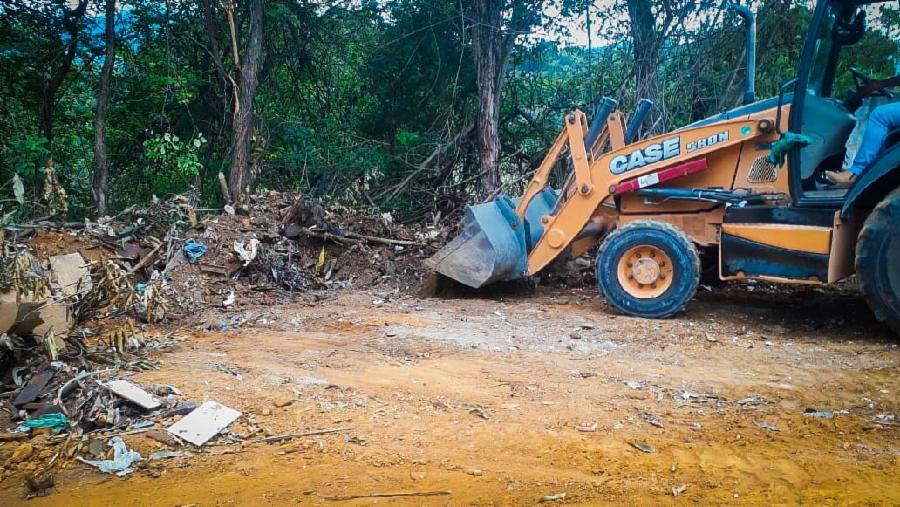 Serviços Urbanos elimina ponto viciado de lixo em Marcílio de Noronha