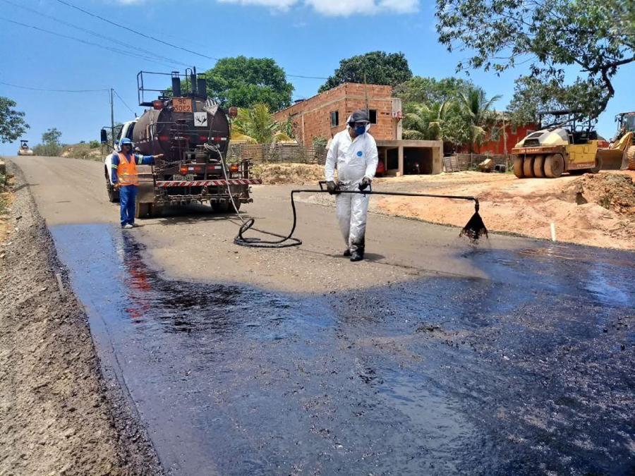 Rua X, em Campo Verde, recebe intervenções para início da pavimentação asfáltica