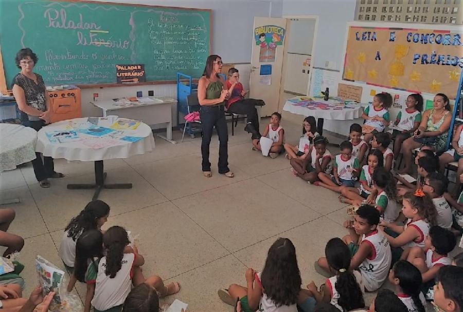 Cardápio da Leitura estimula leitura na hora do recreio entre estudantes da EMEF Padre Antunes