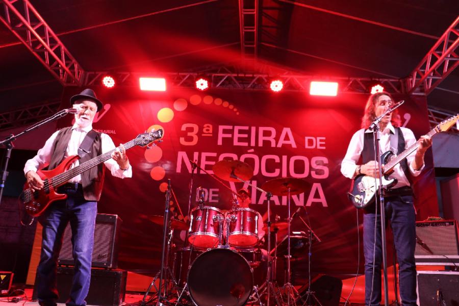 Som de Vinil fecha a 3ª Feira de Negócios de Viana com chave de ouro