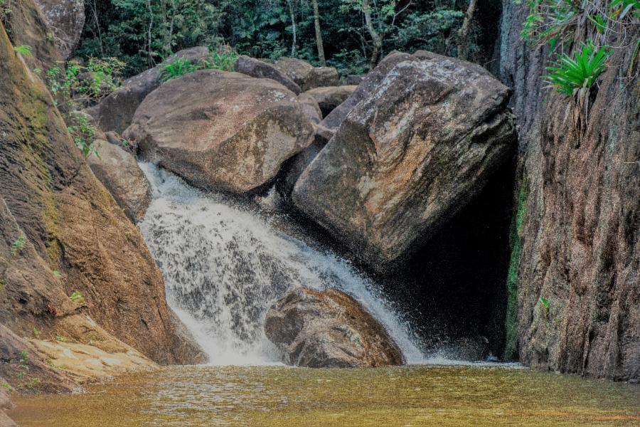 Cachoeira do Aloísio é opção para se refrescar no verão