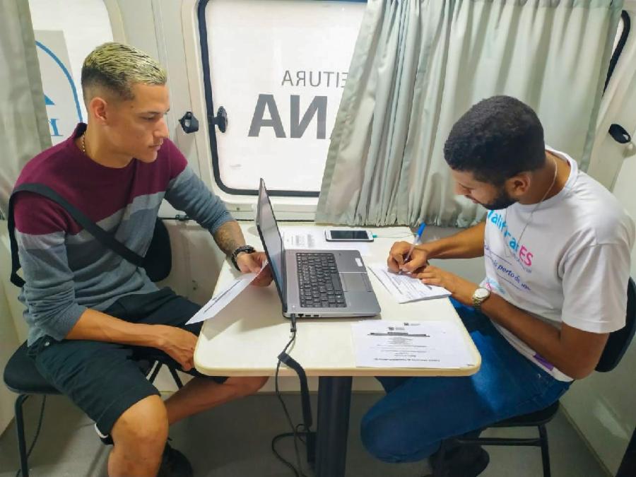 Equipe do Gerar realiza inscrição para cursos gratuitos em Marcílio