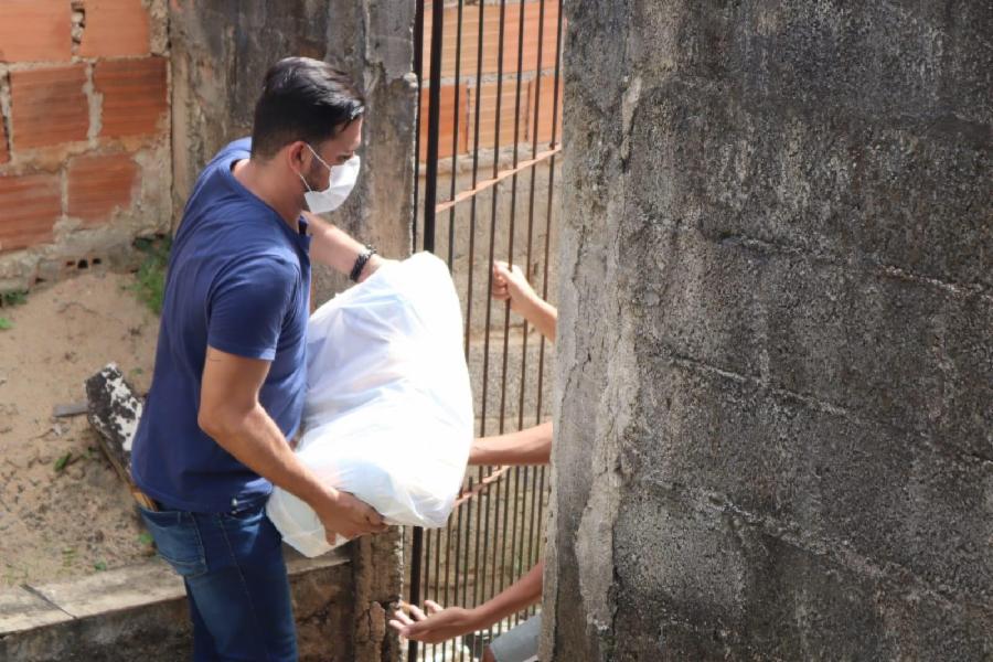 Assistência Social realiza entrega de cestas básicas para famílias em situação de pobreza