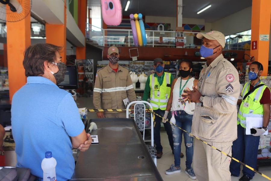 Prefeitura orienta comerciantes de Universal sobre medidas de prevenção ao coronavírus