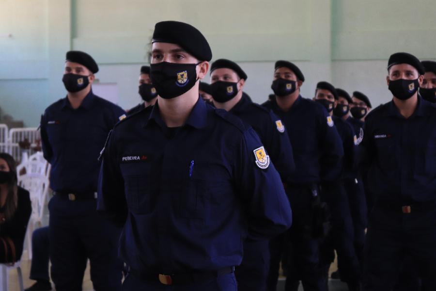 Guardas municipais tomam posse e trabalho nas ruas será iniciado na segunda-feira (29)