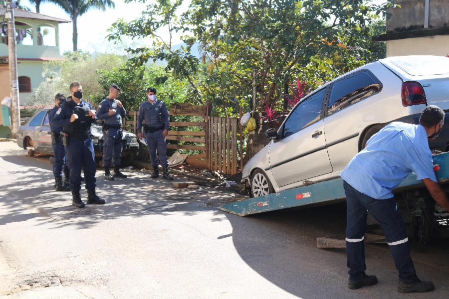 Guarda Municipal encontra carro roubado abandonado em Viana Sede