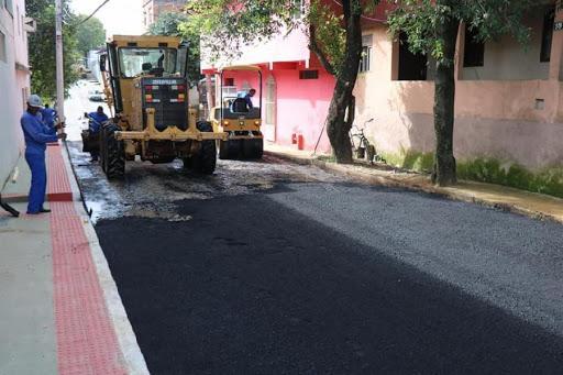 Rua João de Almeida, em Primavera, recebe primeira camada de asfalto