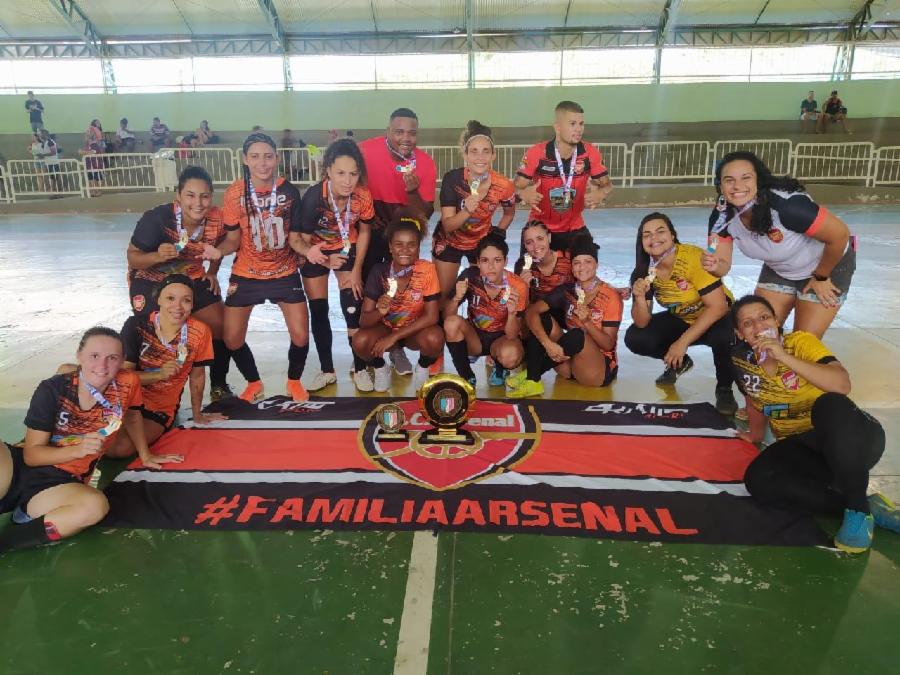 Equipe feminina de Viana é campeã estadual de futsal