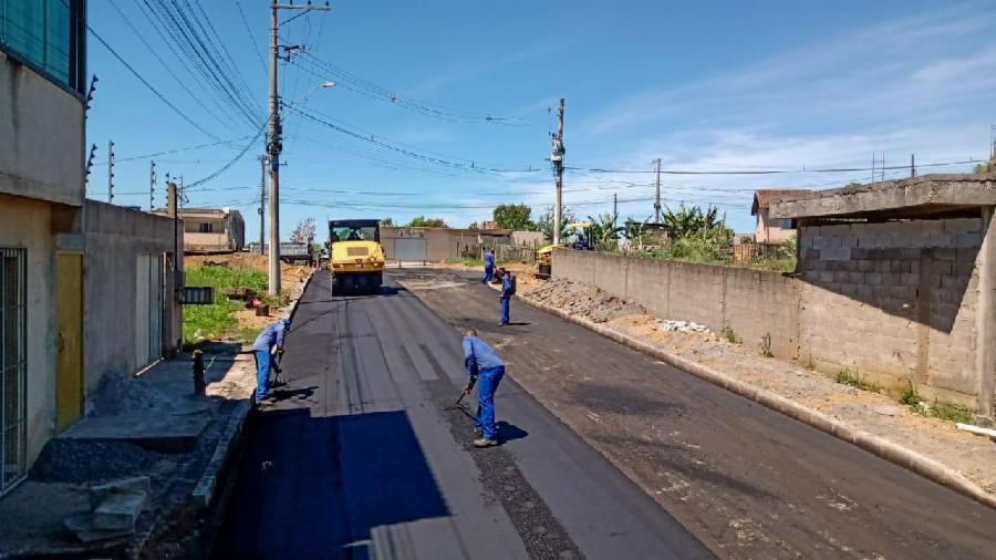 Rua das Laranjeiras, em Arlindo Villaschi, recebe pavimentação asfáltica