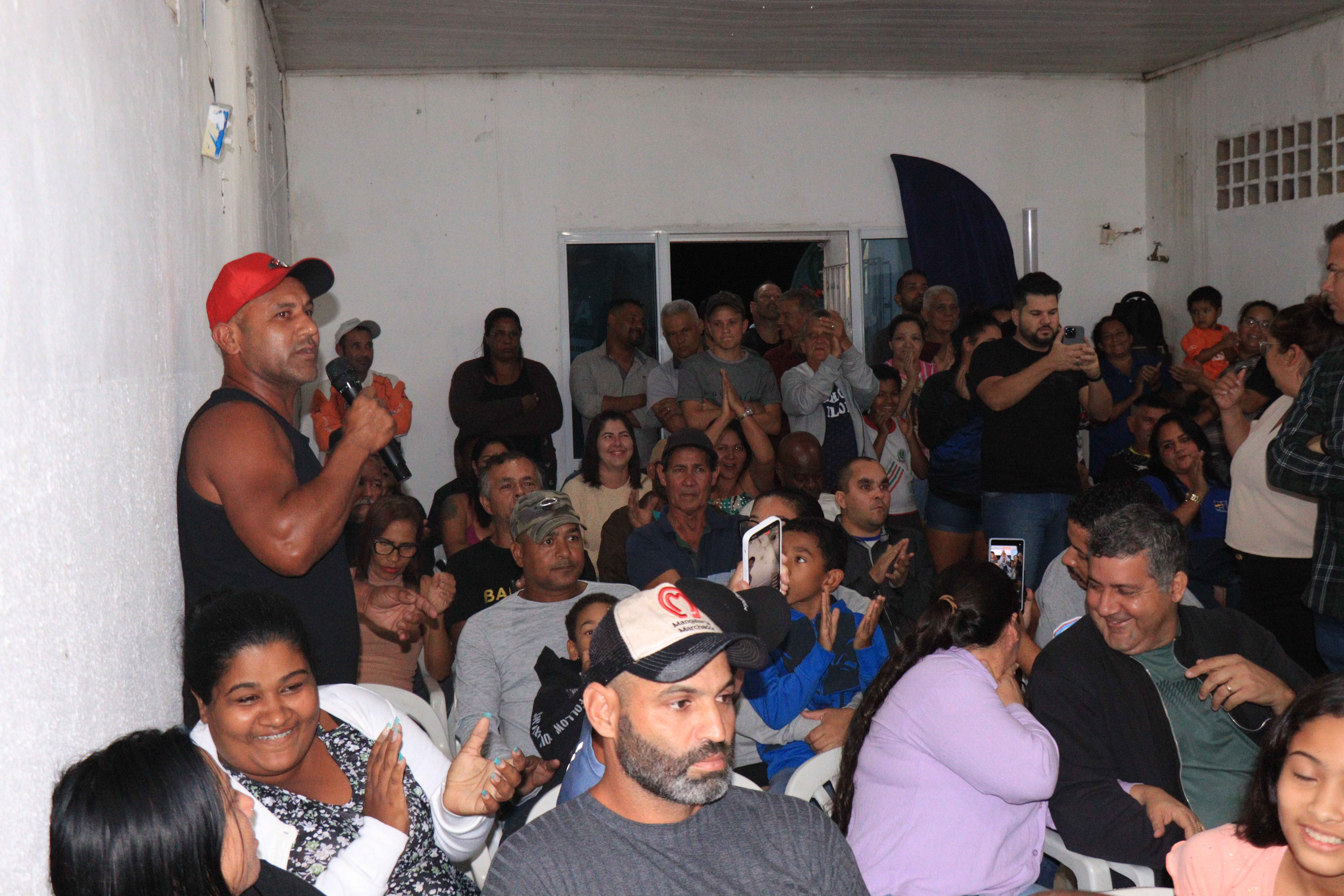 Encerramento do Prefeito nas Comunidades reúne moradores em Coqueiral de Viana e reforça compromisso com a escuta ativa