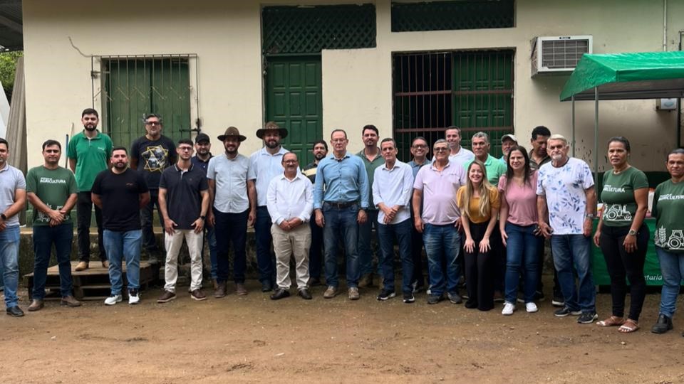 Estado doa 15 barracas de feira para fortalecer a agricultura, a agroecologia e o empreendedorismo em Viana