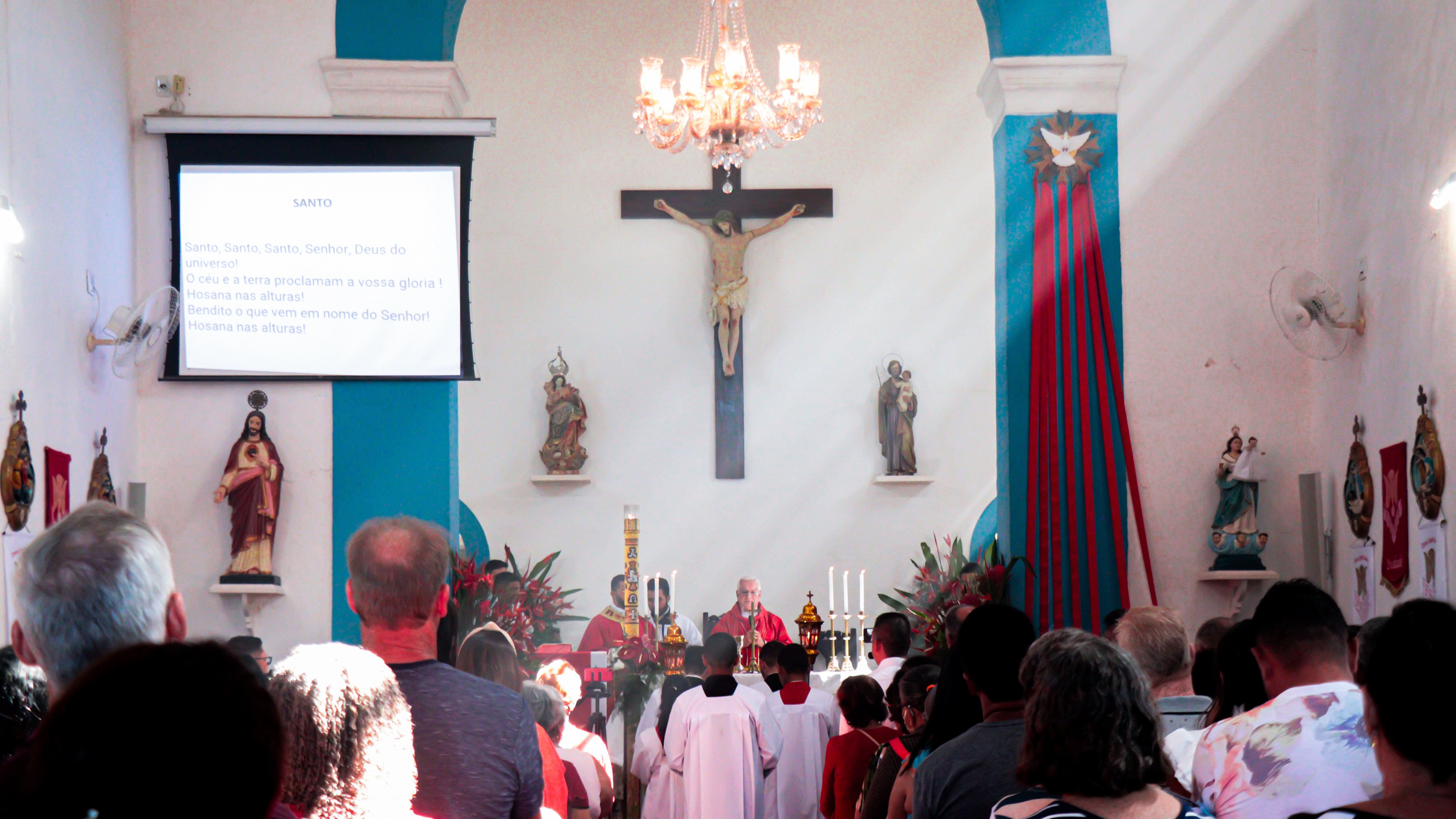 Fé que acolhe e renova: Viana celebra o Divino Espírito Santo com nove dias de devoção e esperança