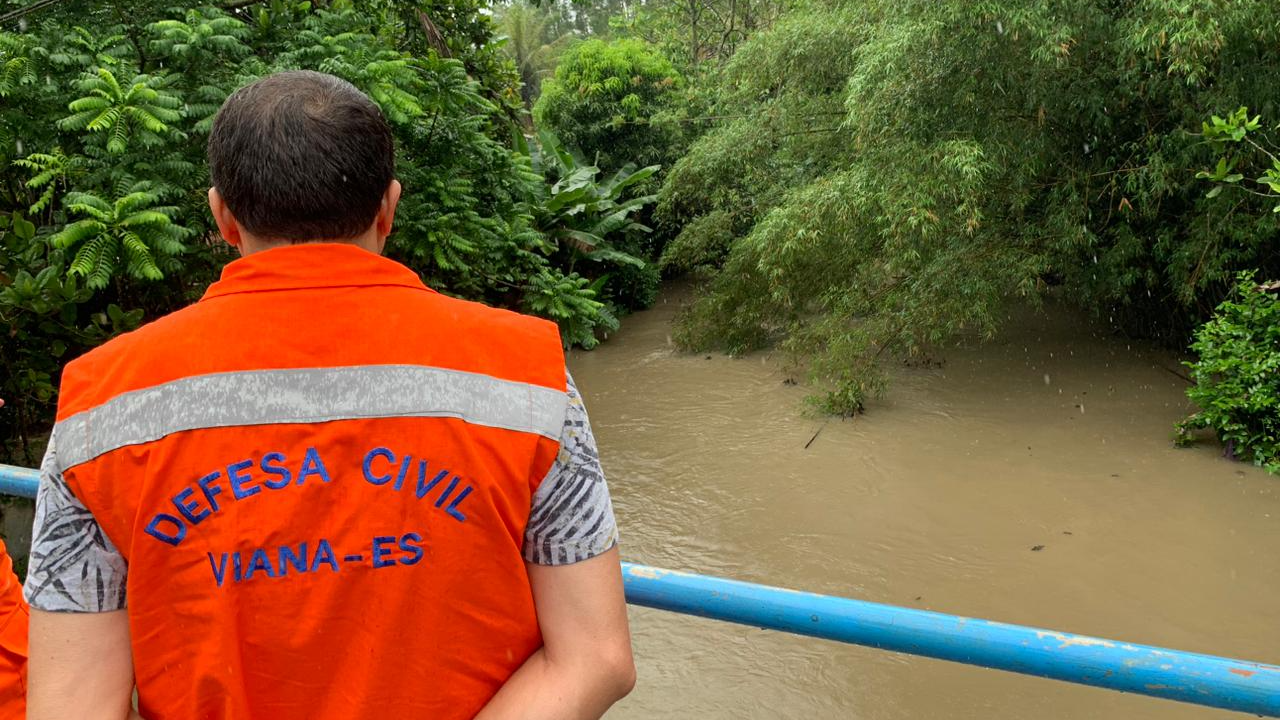 Defesa Civil de Viana orienta a população a se prevenir durante o período de chuvas