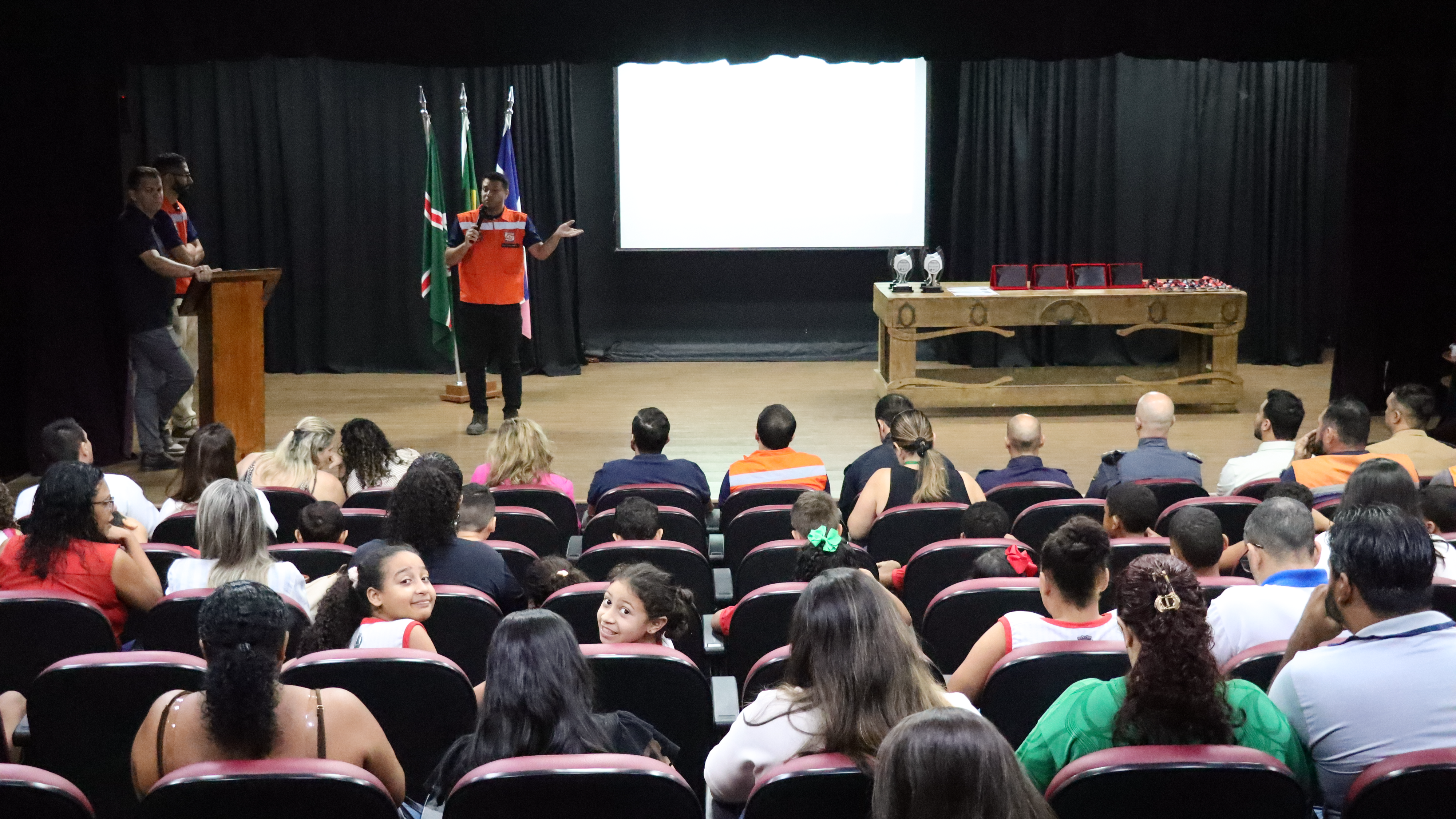 Viana celebra Semana Municipal da Defesa Civil com lançamento de sistema de geoprocessamento e homenagem a parceiros