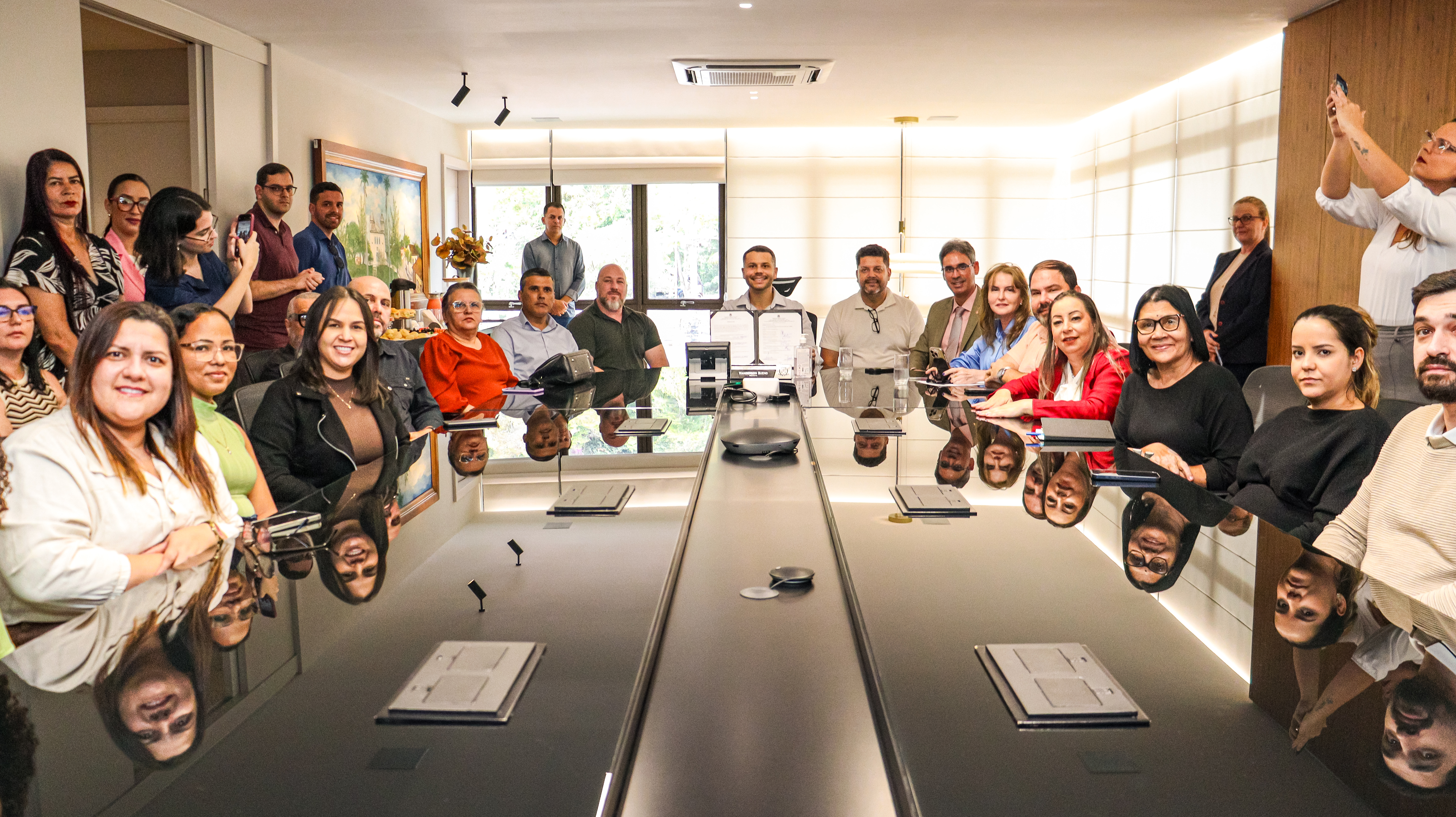 Novos conselheiros assumem mandato no Conselho Municipal de Educação em Viana