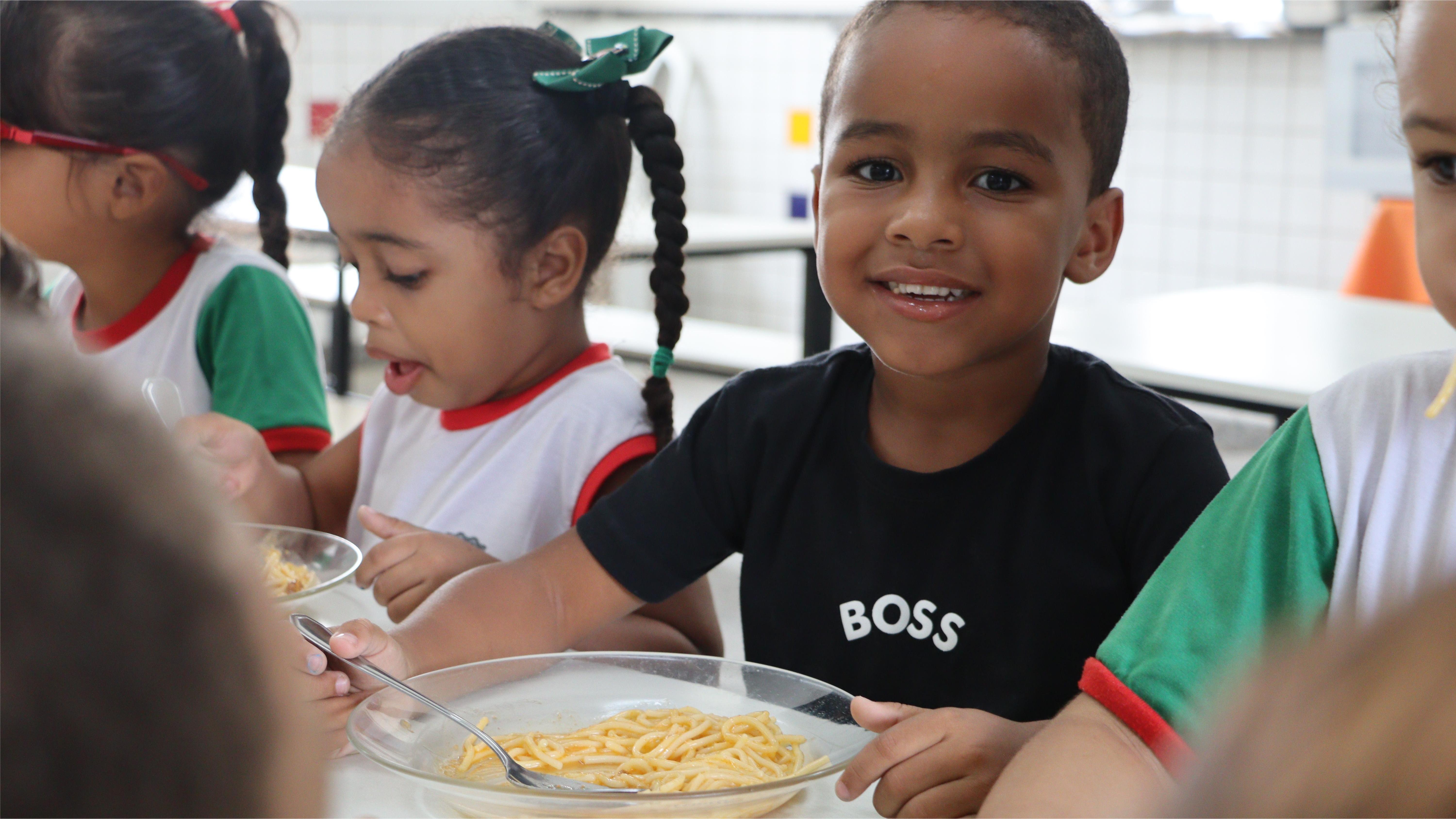 Alimentação escolar de Viana garante mais de 21 mil refeições diárias e recebe aprovação das famílias
