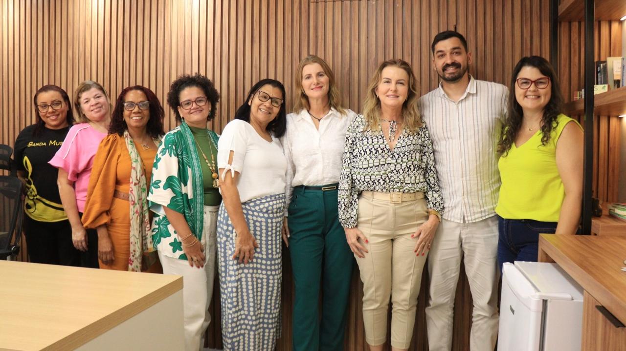 Equipe de transição da Educação de Linhares visita Viana para conhecer estratégias de sucesso