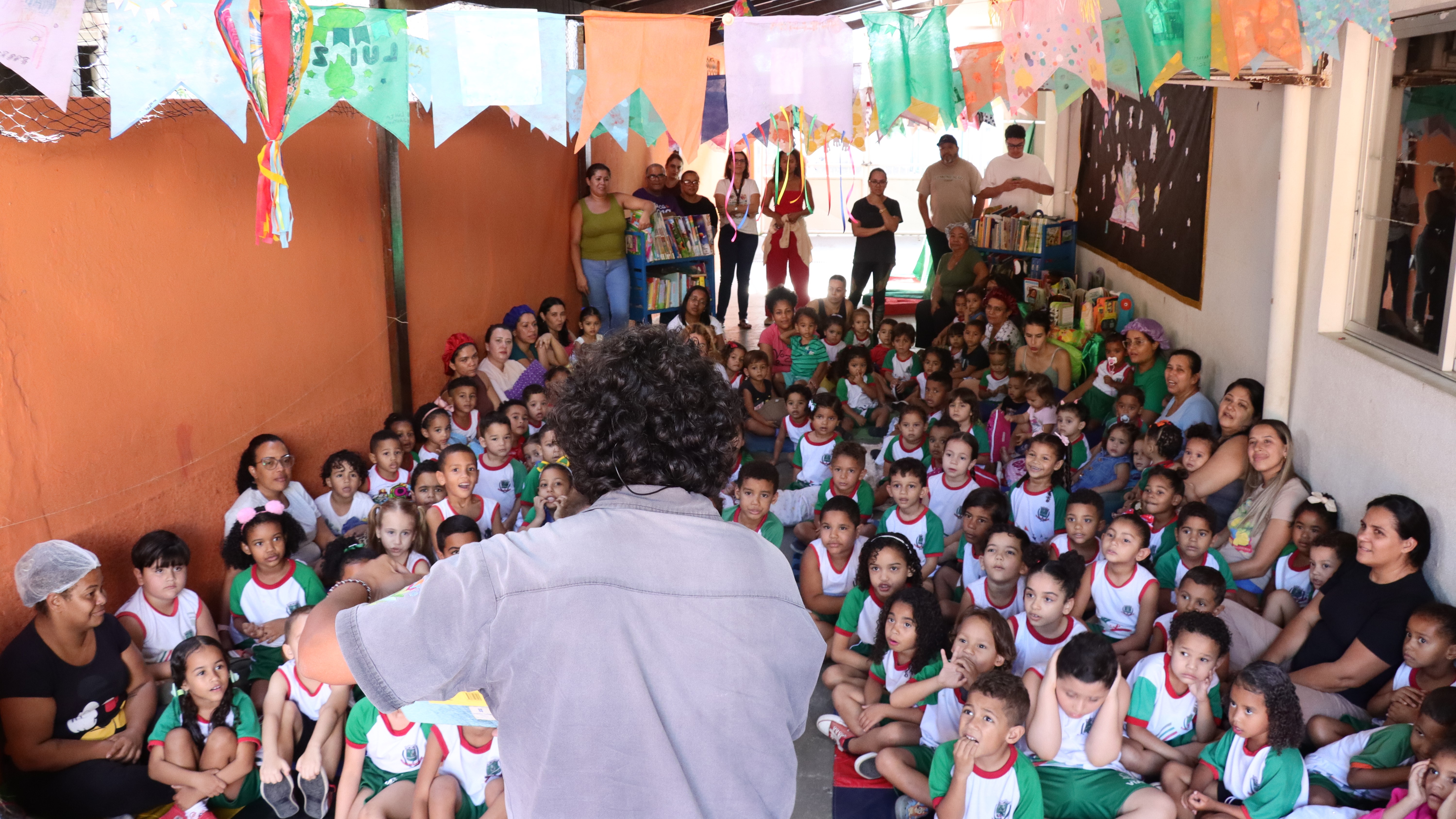 Dia D da Leitura mobiliza escolas de Viana