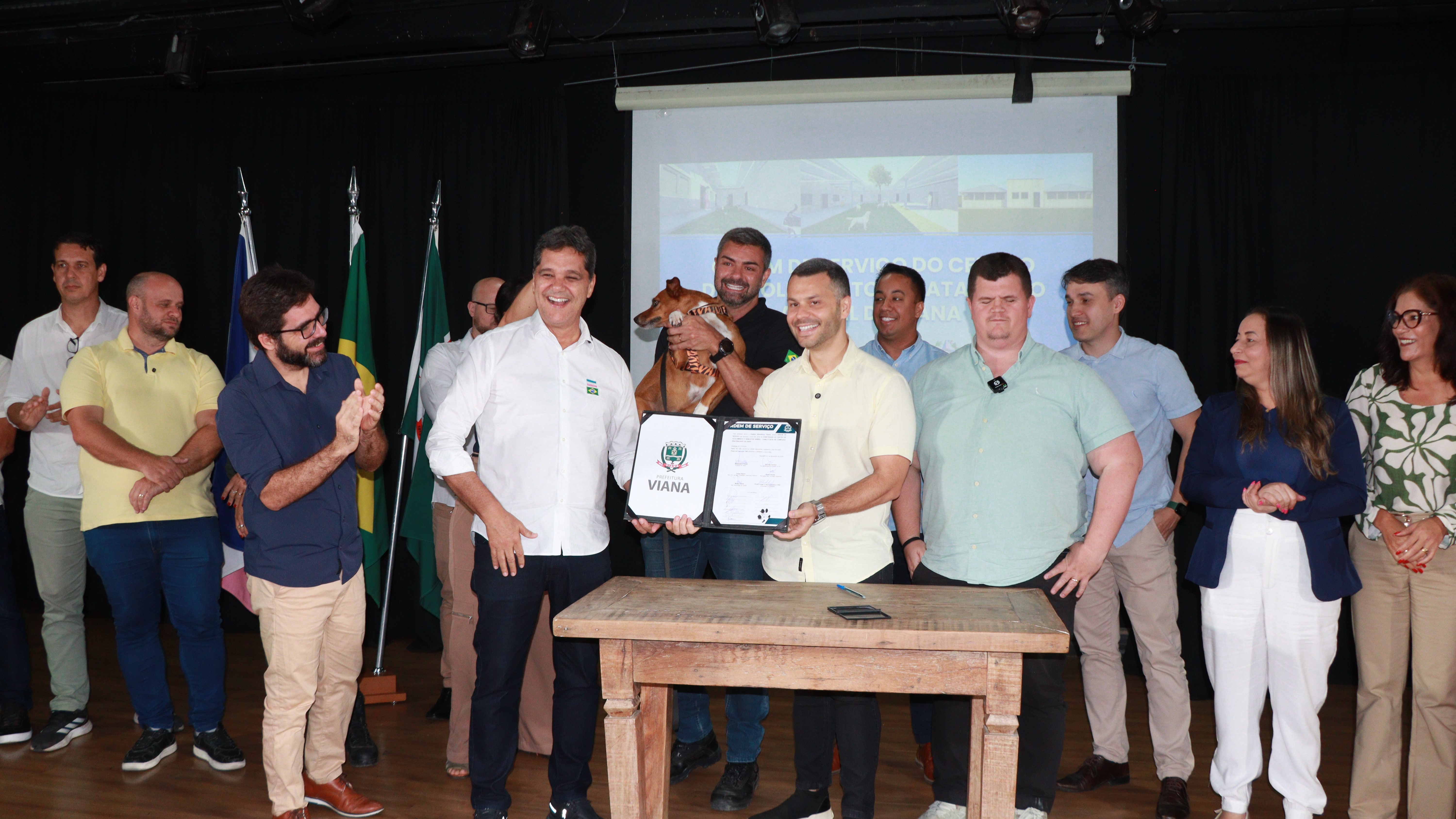 Viana dá início à construção do primeiro canil municipal do Espírito Santo