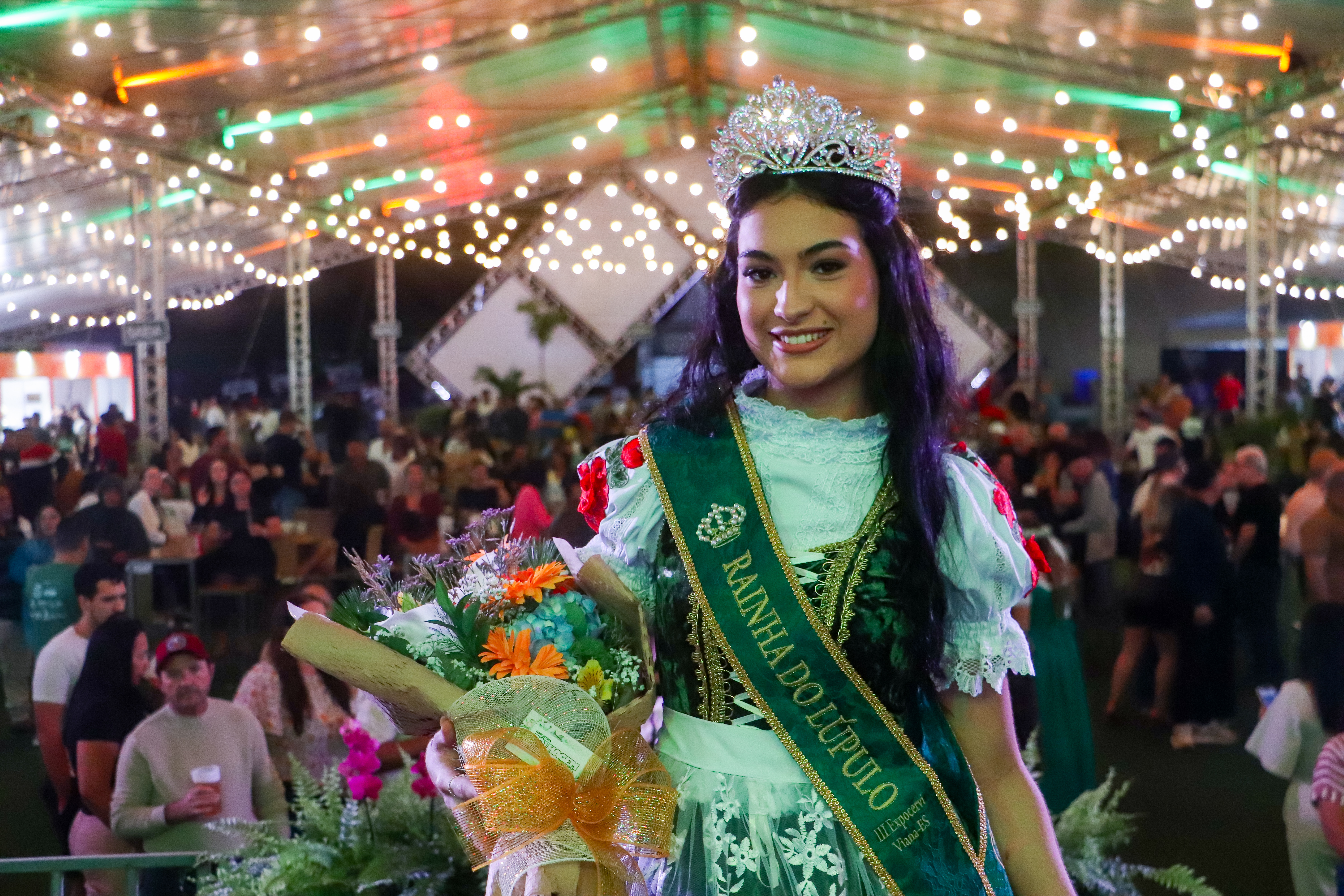 Foto: Kaio Torres / Secom Viana - Kaylany é coroada rainha do lúpulo