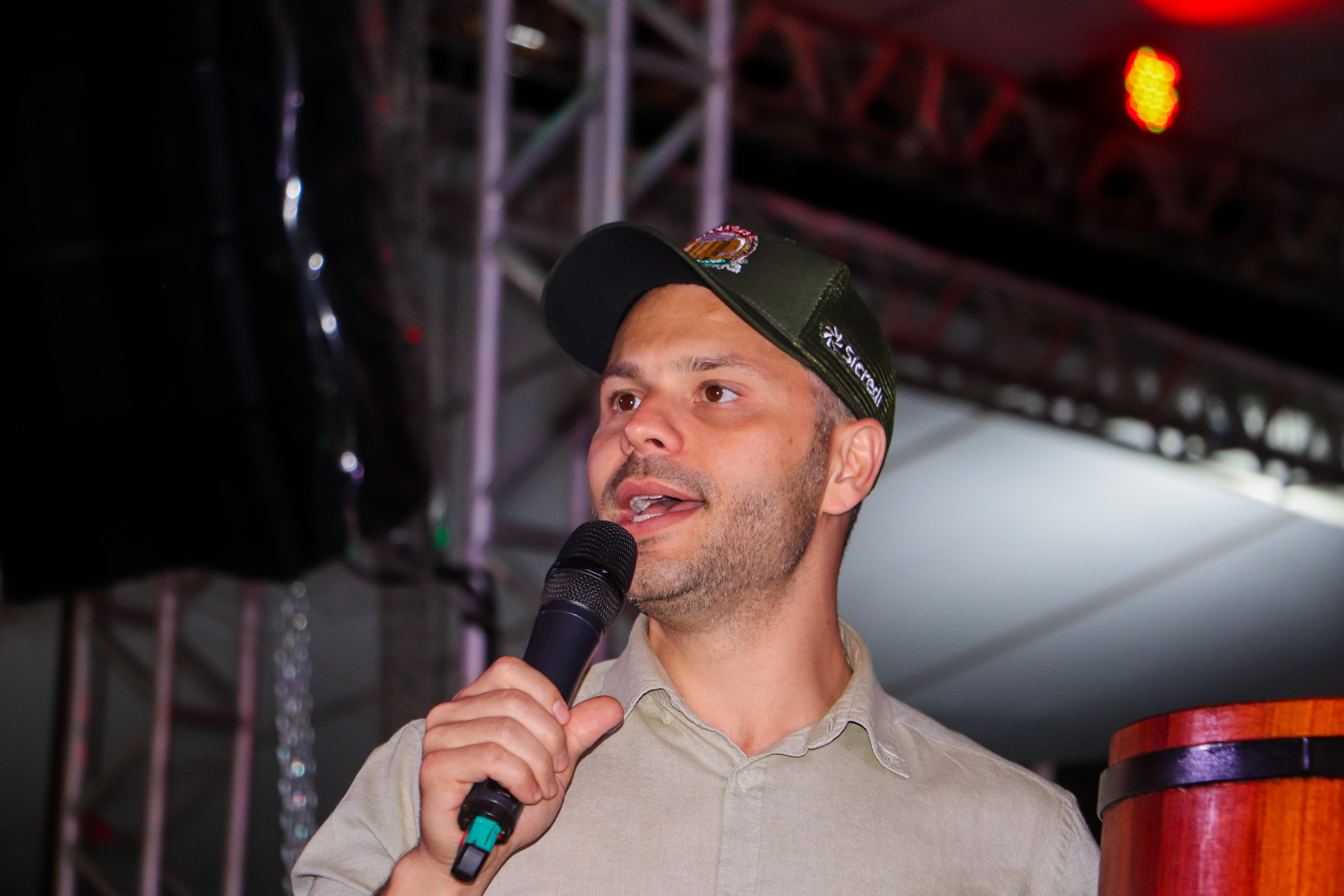 Foto: Kaio Torres / Secom Viana - Prefeito Wanderson Bueno discursa sobre a Expocervi