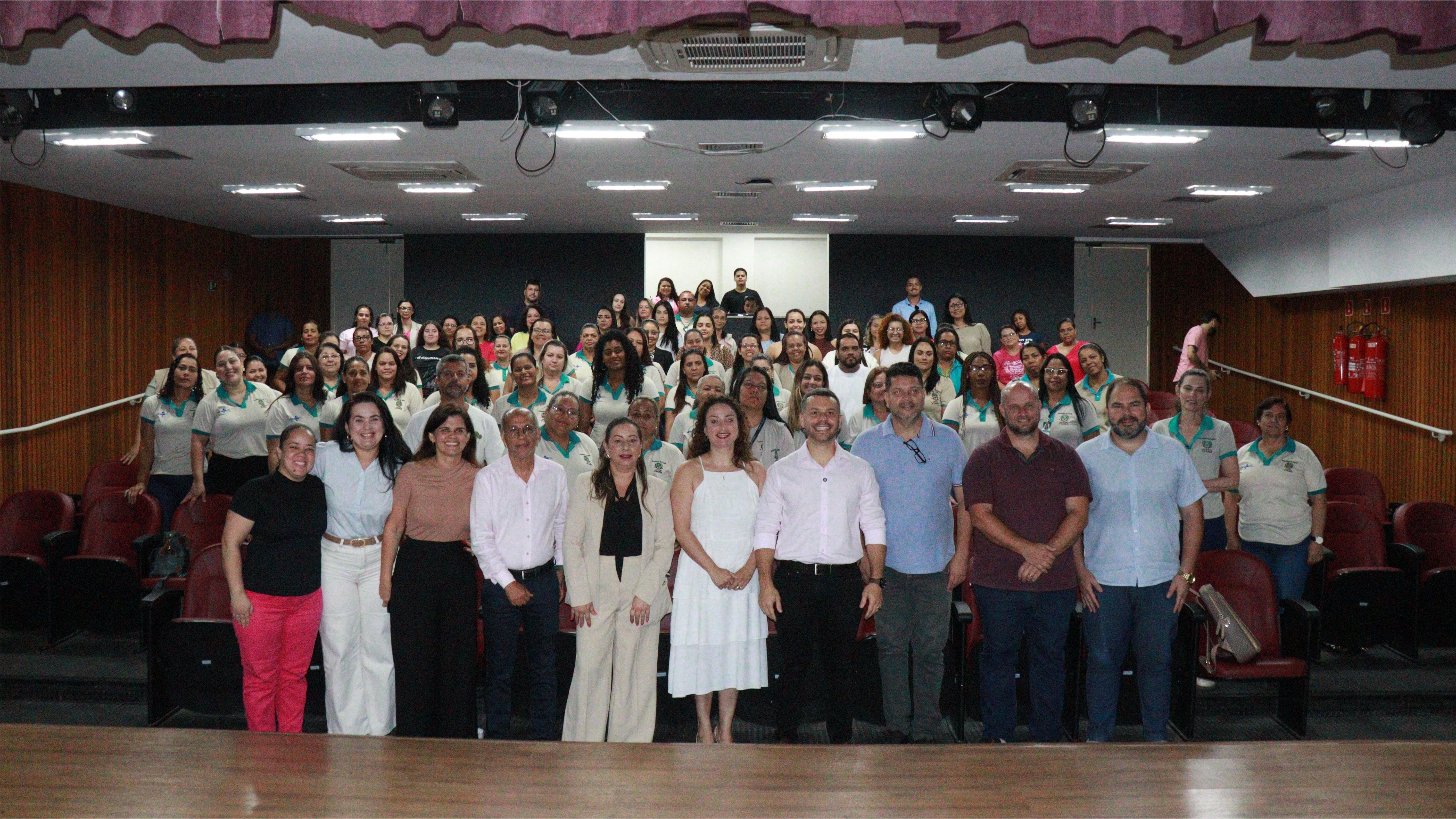 Prefeitura de Viana valoriza agentes comunitários de saúde com encerramento de curso técnico e entrega de kits de trabalho