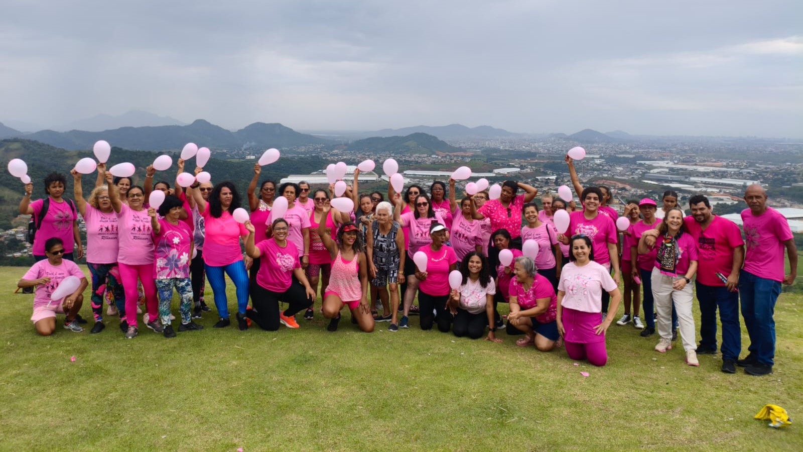 Caminhadas do Outubro Rosa mobilizam bairros de Viana