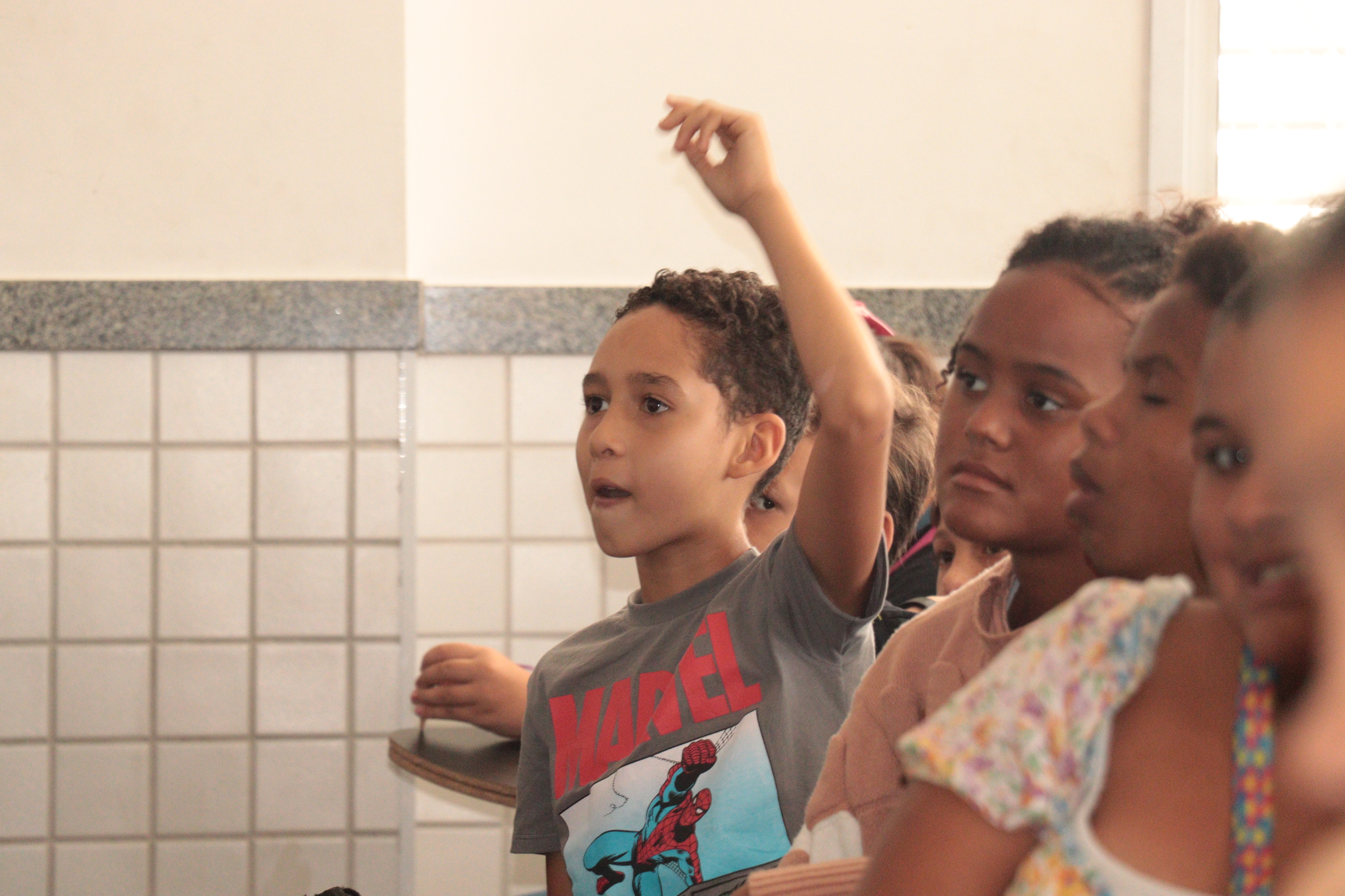 Profissões que inspiram: crianças participam de encontro com profissionais de Viana