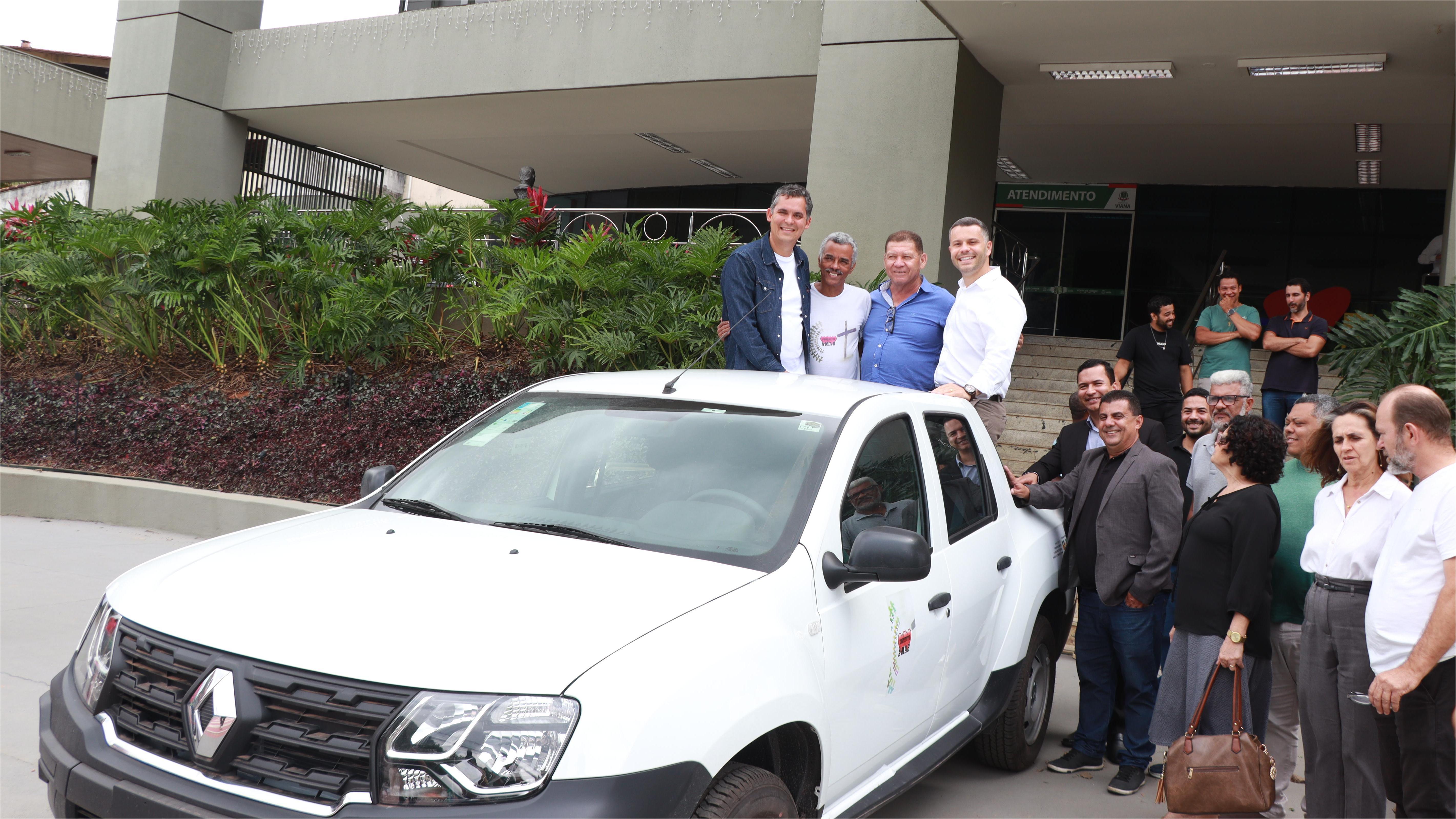 Instituição AMAR recebe novo veículo para reforçar ações sociais em Viana