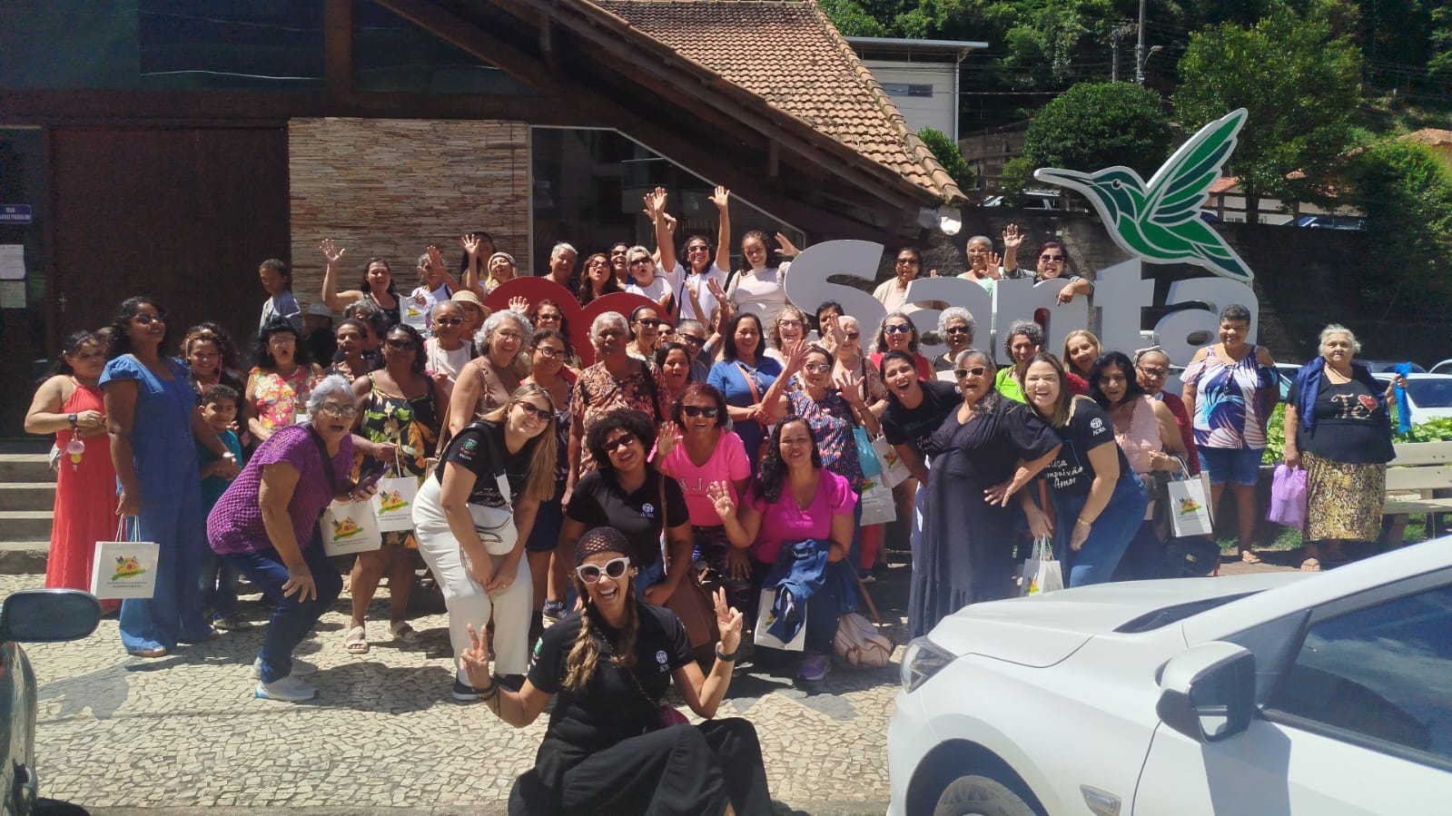 Ações do Serviço de Convivência e Fortalecimento de Vínculos valorizam mulheres de diferentes gerações em Viana