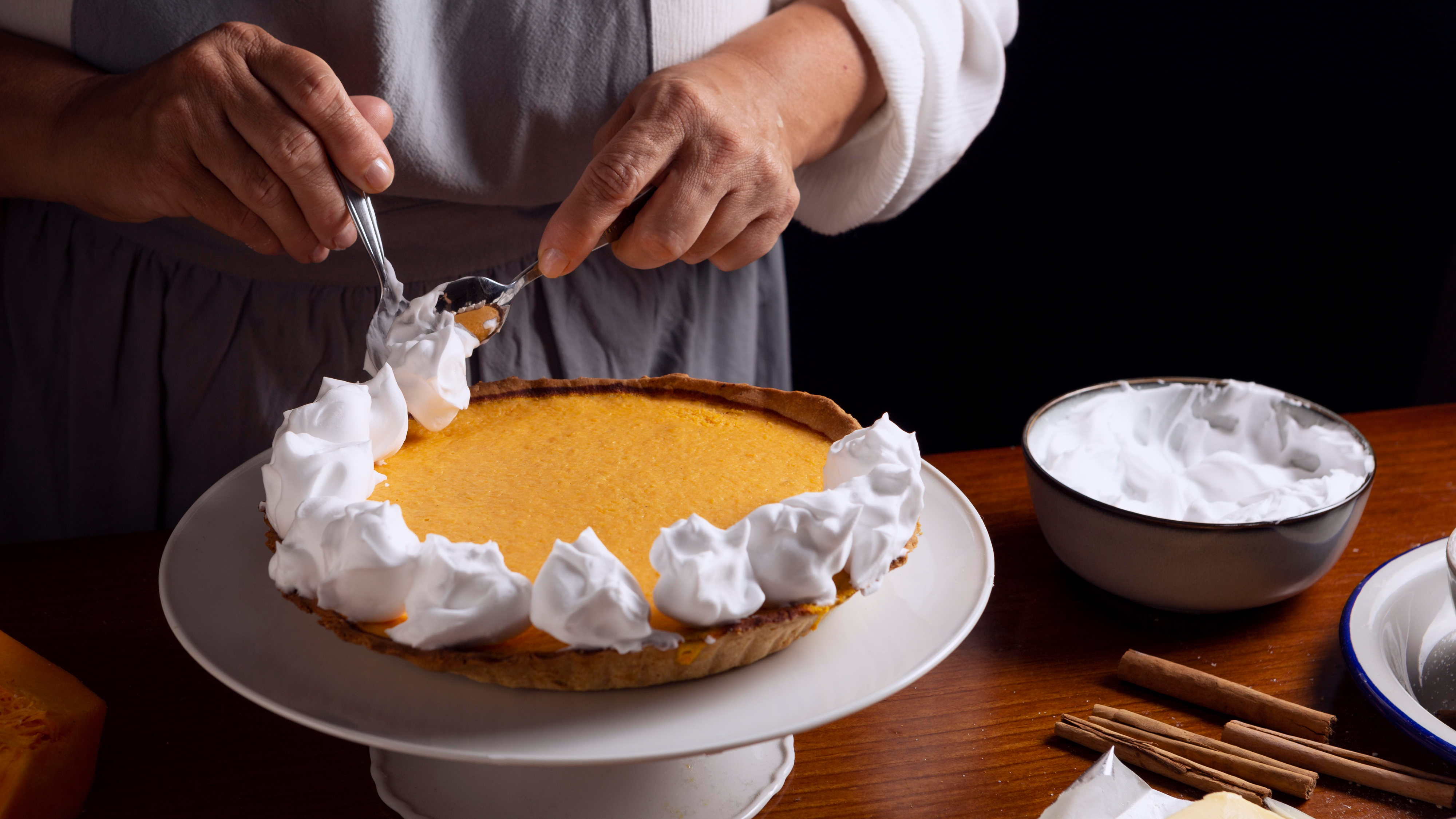 Prefeitura de Viana abre inscrições para 300 vagas em cursos gratuitos de culinária, estética e serviços